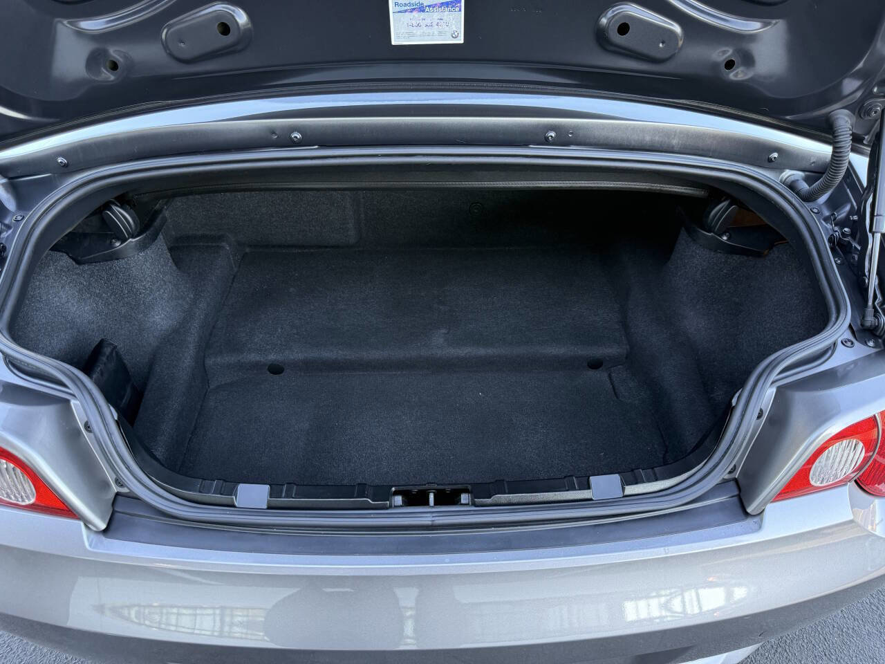 Used 2004 BMW Z4 2.5i image 21