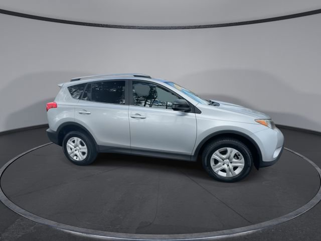 Used 2014 Toyota RAV4 LE image 2