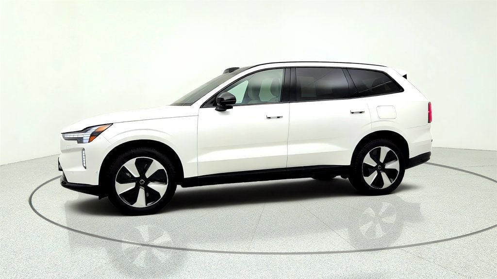 Used 2025 Volvo EX90 Plus AWD/4WD image 8