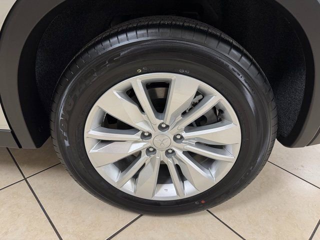 New 2026 Mitsubishi Outlander ES image 24