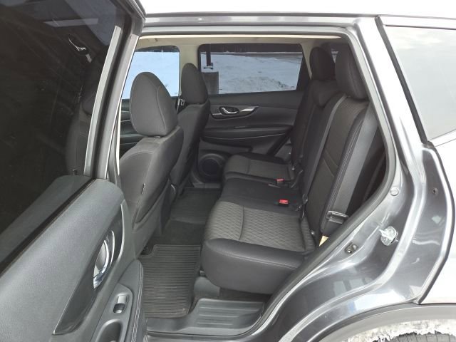 Used 2017 Nissan Rogue SV image 20