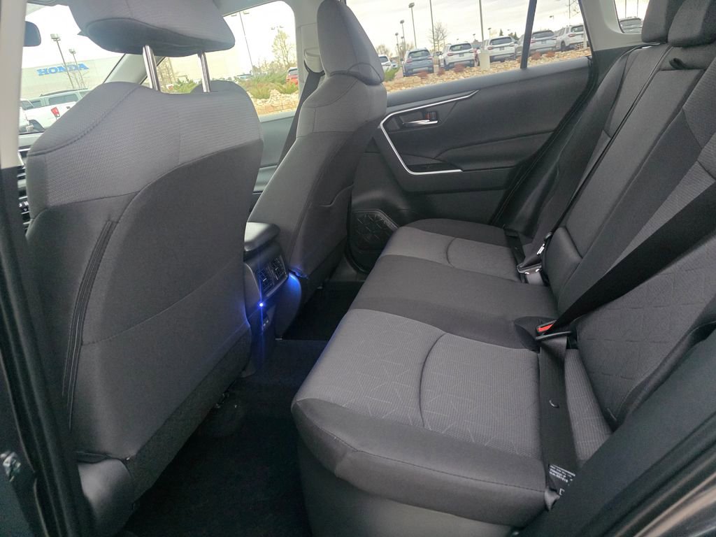 Used 2025 Toyota RAV4 XLE image 23
