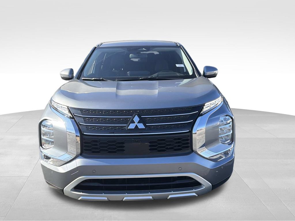 Used 2024 Mitsubishi Outlander SE image 8