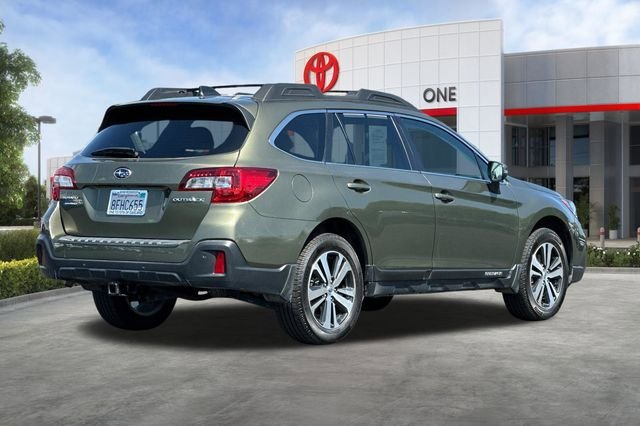 Used 2018 Subaru Outback 2.5i Limited AWD/4WD image 4