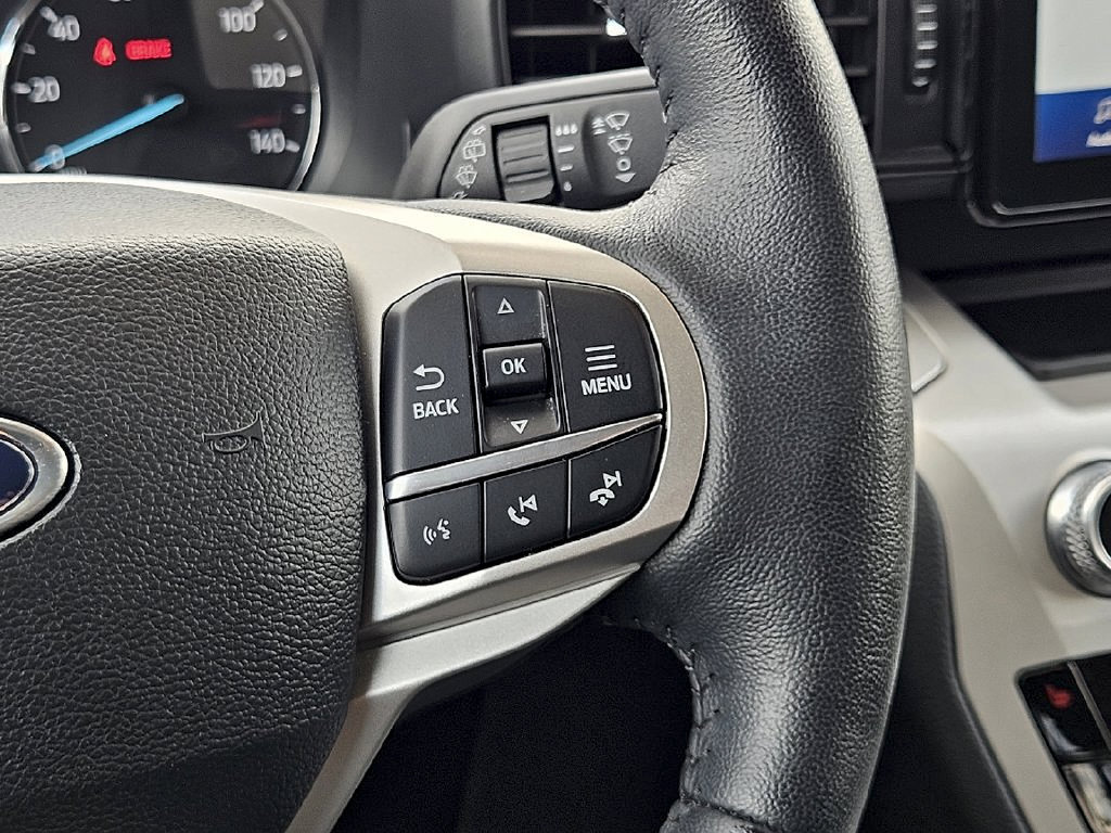 Used 2024 Ford Explorer XLT AWD/4WD image 29