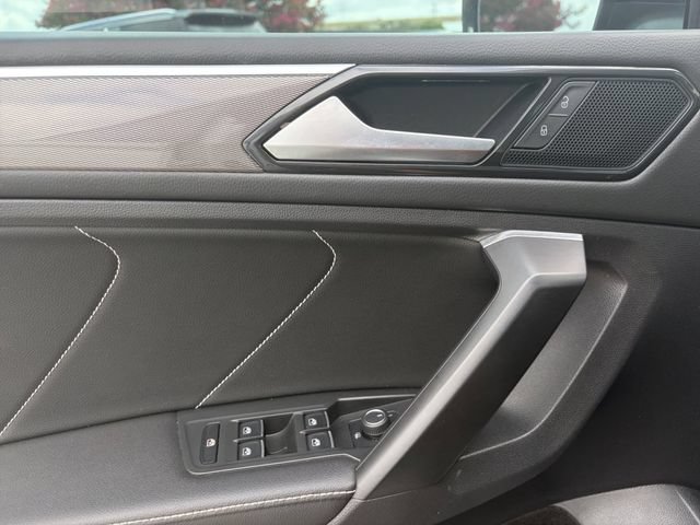 Used 2023 Volkswagen Tiguan SE R-Line FWD image 4