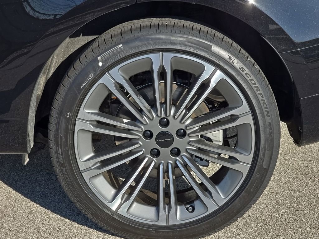 New 2026 Land Rover Range Rover Sport Dynamic SE AWD/4WD image 6