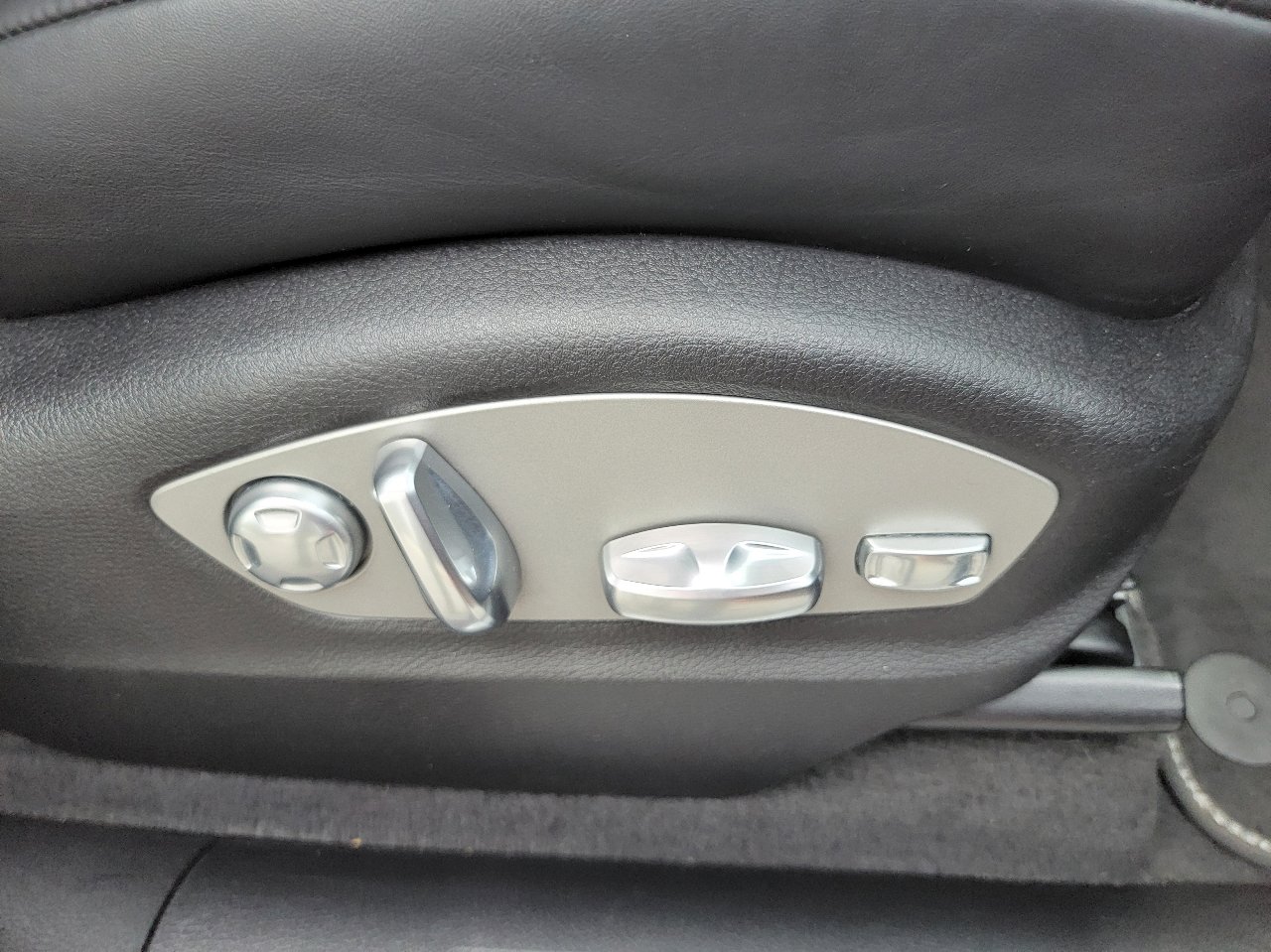 Used 2019 Porsche Macan S image 38