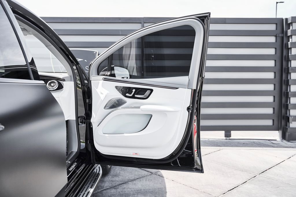 Used 2024 Mercedes-Benz Maybach EQS 680 4MATIC image 26