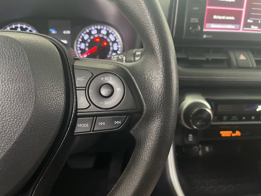 Used 2021 Toyota RAV4 XLE image 60