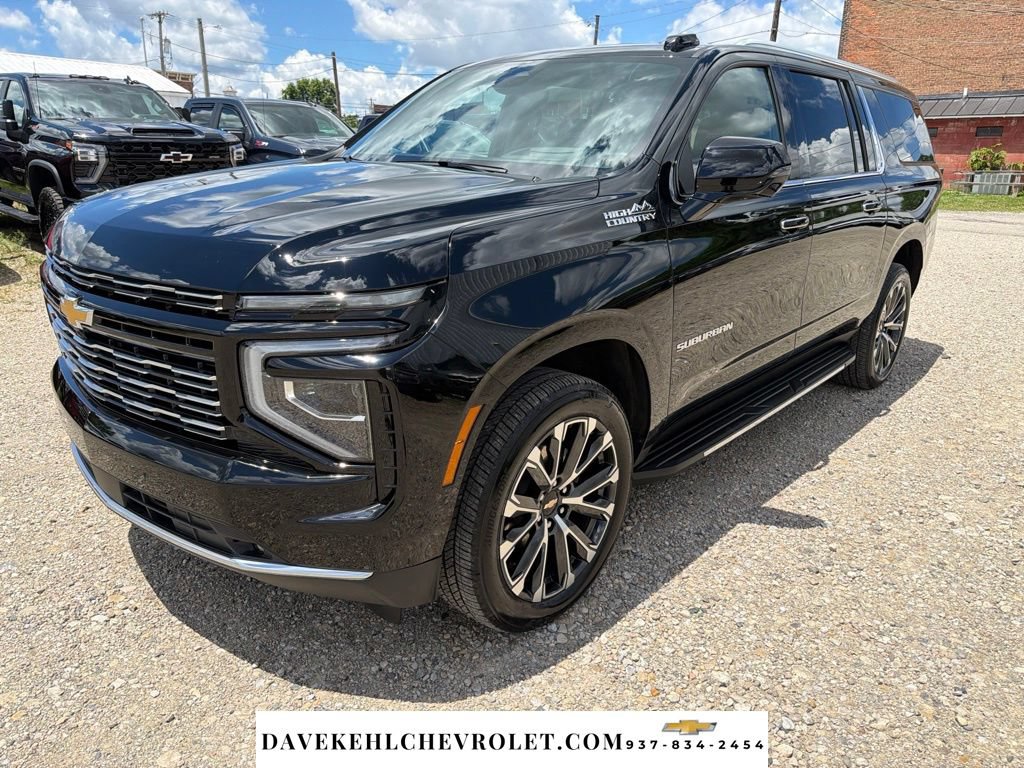 Used 2025 Chevrolet Suburban High Country w/ Sun And Tow Package AWD/4WD image 1
