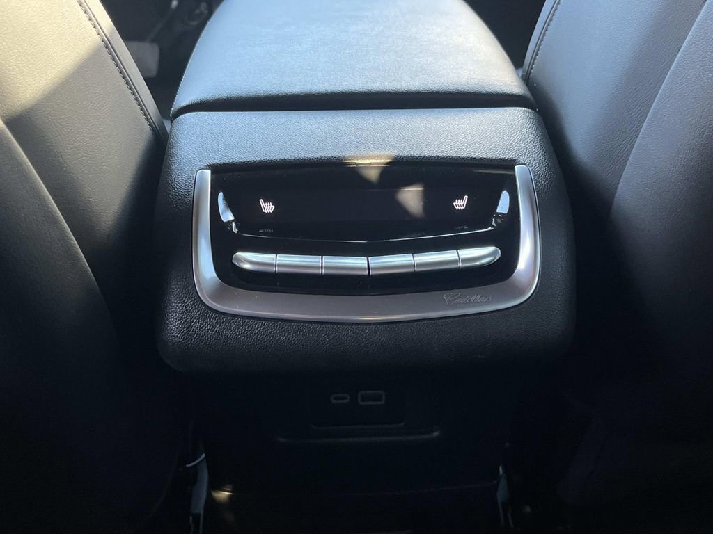 Certified 2024 Cadillac XT6 Premium Luxury w/ LPO, Floor Liner Package AWD/4WD image 18