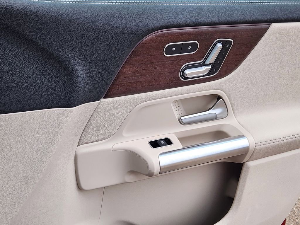 Used 2021 Mercedes-Benz GLA 250 4MATIC image 13