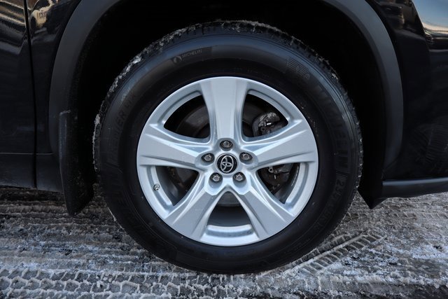 Used 2022 Toyota Highlander LE image 15