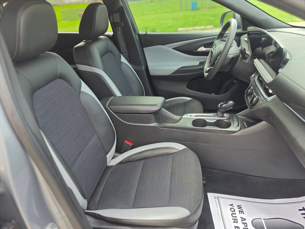 Used 2024 Buick Envista Preferred w/ Convenience II Package FWD image 16