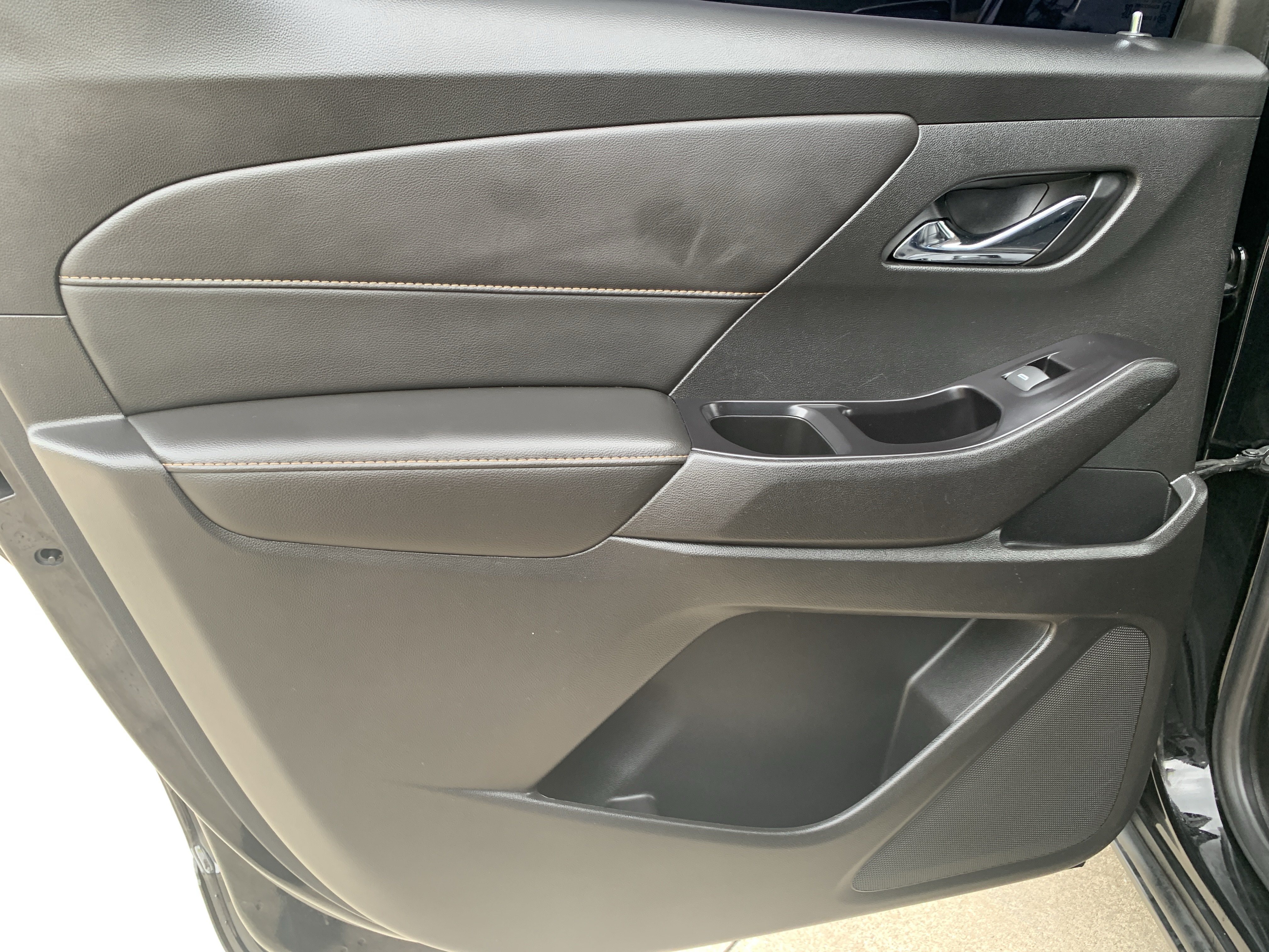 Used 2020 Chevrolet Traverse RS FWD image 42
