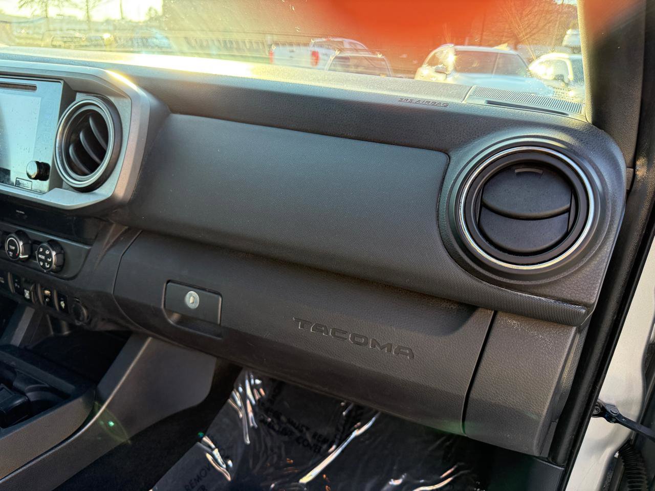 Used 2019 Toyota Tacoma TRD Off-Road w/ Technology Package image 23