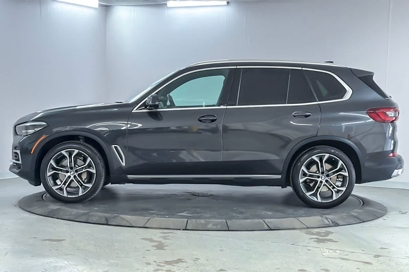 Used 2023 BMW X5 xDrive40i w/ Premium Package AWD/4WD image 5