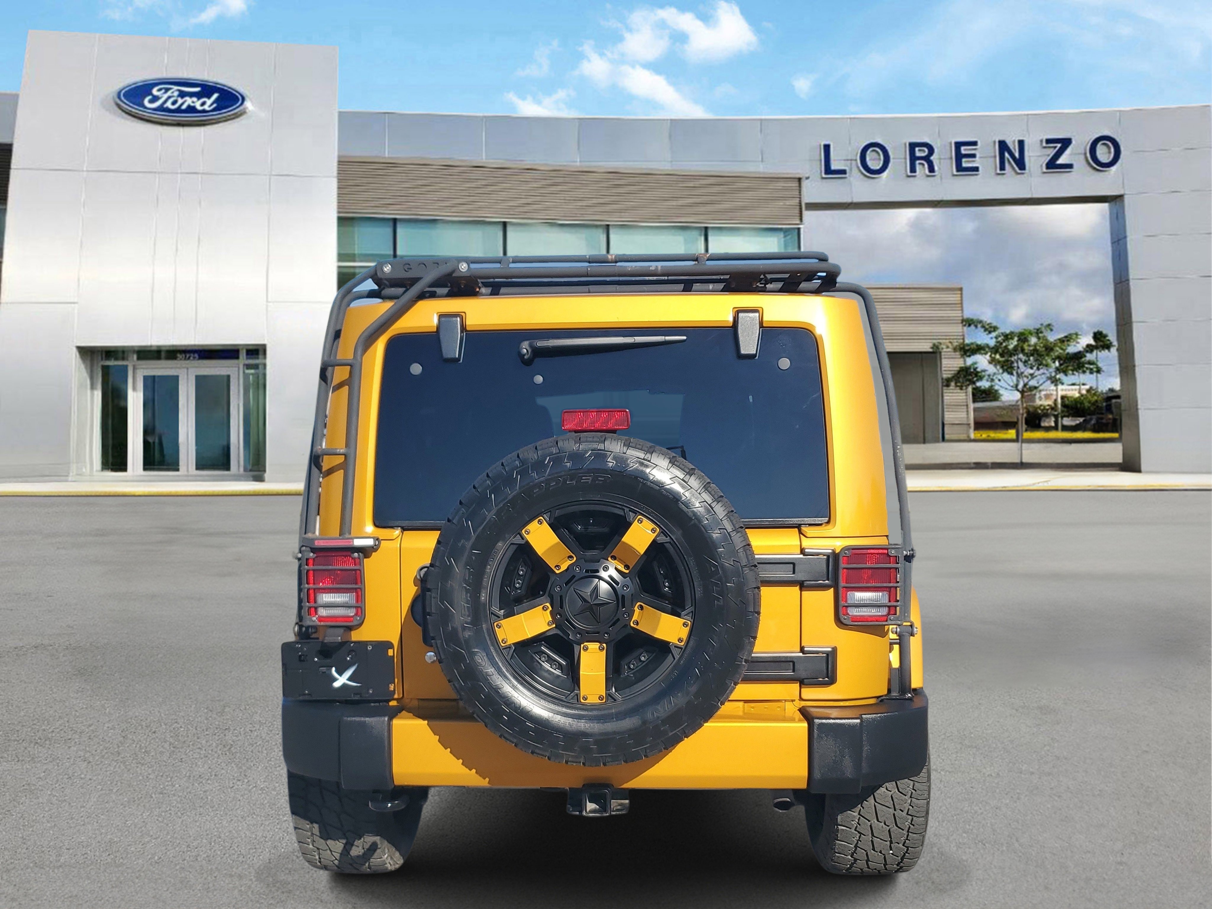 Used 2014 Jeep Wrangler Unlimited Sahara w/ Connectivity Group image 6