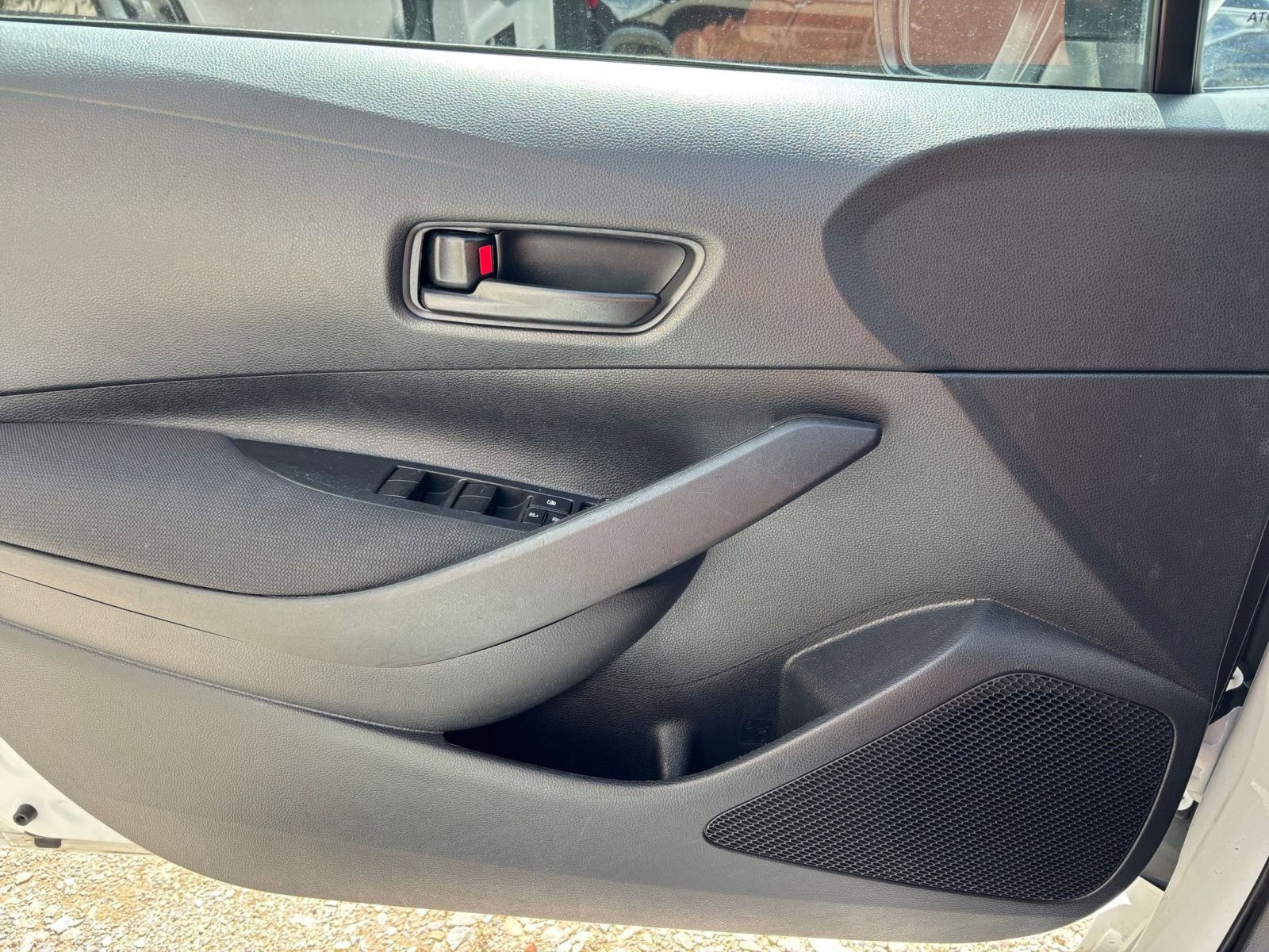 Used 2025 Toyota Corolla LE FWD image 18