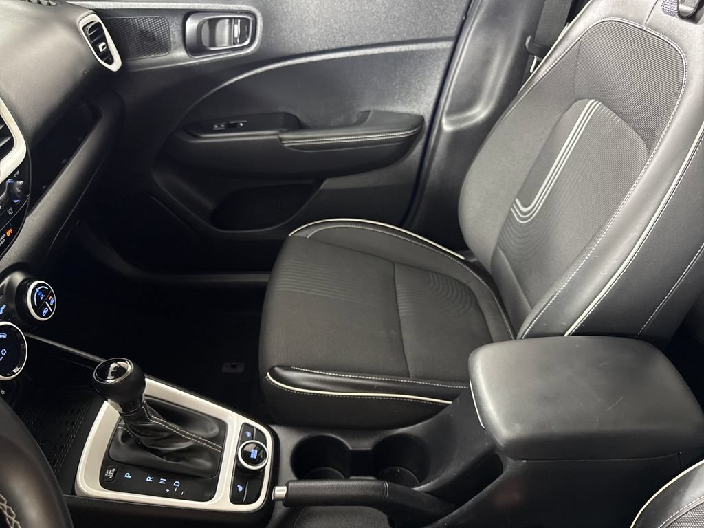 Certified 2024 Hyundai Venue Limited FWD image 24