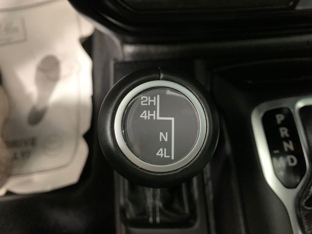 Used 2020 Jeep Gladiator Overland image 15