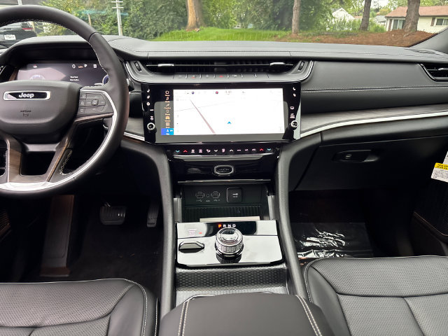 New 2027 Jeep Grand Cherokee L Limited AWD/4WD image 11