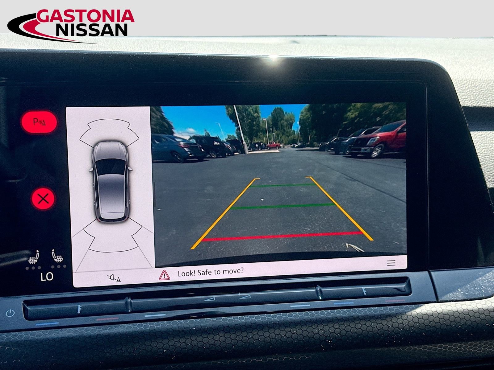 Used 2022 Volkswagen GTI SE FWD image 17
