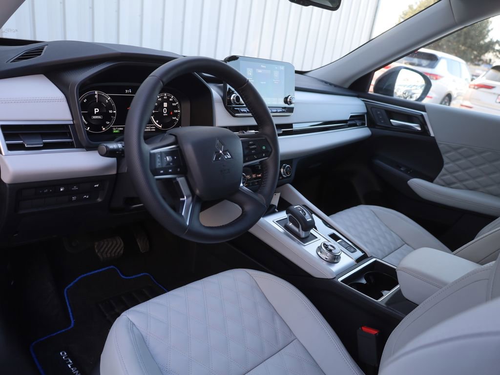 New 2025 Mitsubishi Outlander SEL image 35