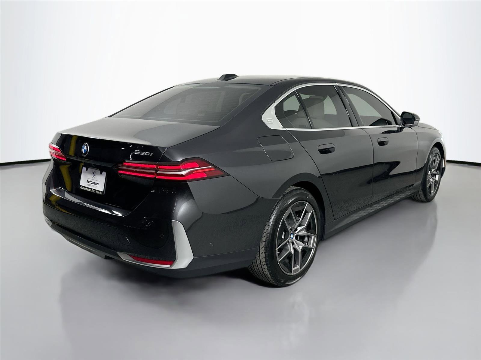 Certified 2026 BMW 530i w/ Premium Package RWD image 5
