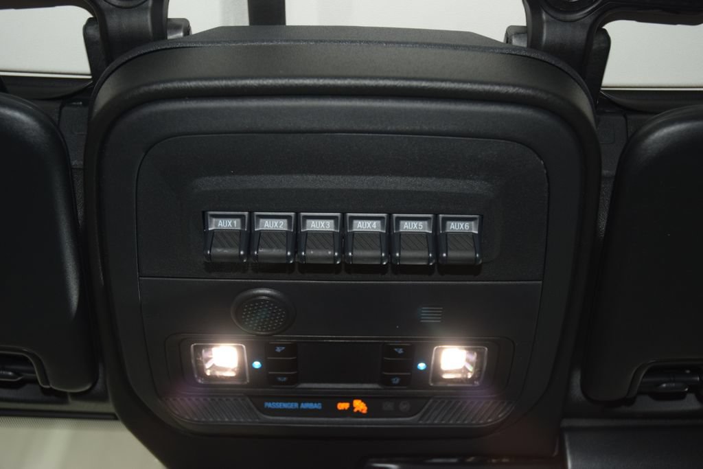 Used 2025 Ford Bronco Heritage Edition AWD/4WD image 48