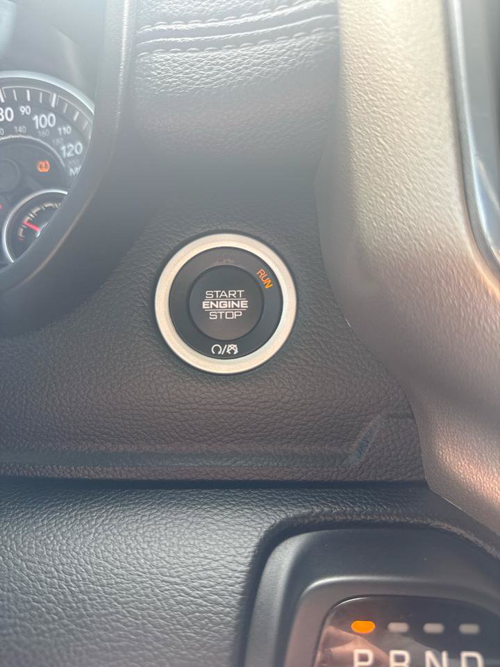 Used 2019 RAM 1500 Laramie AWD/4WD image 16