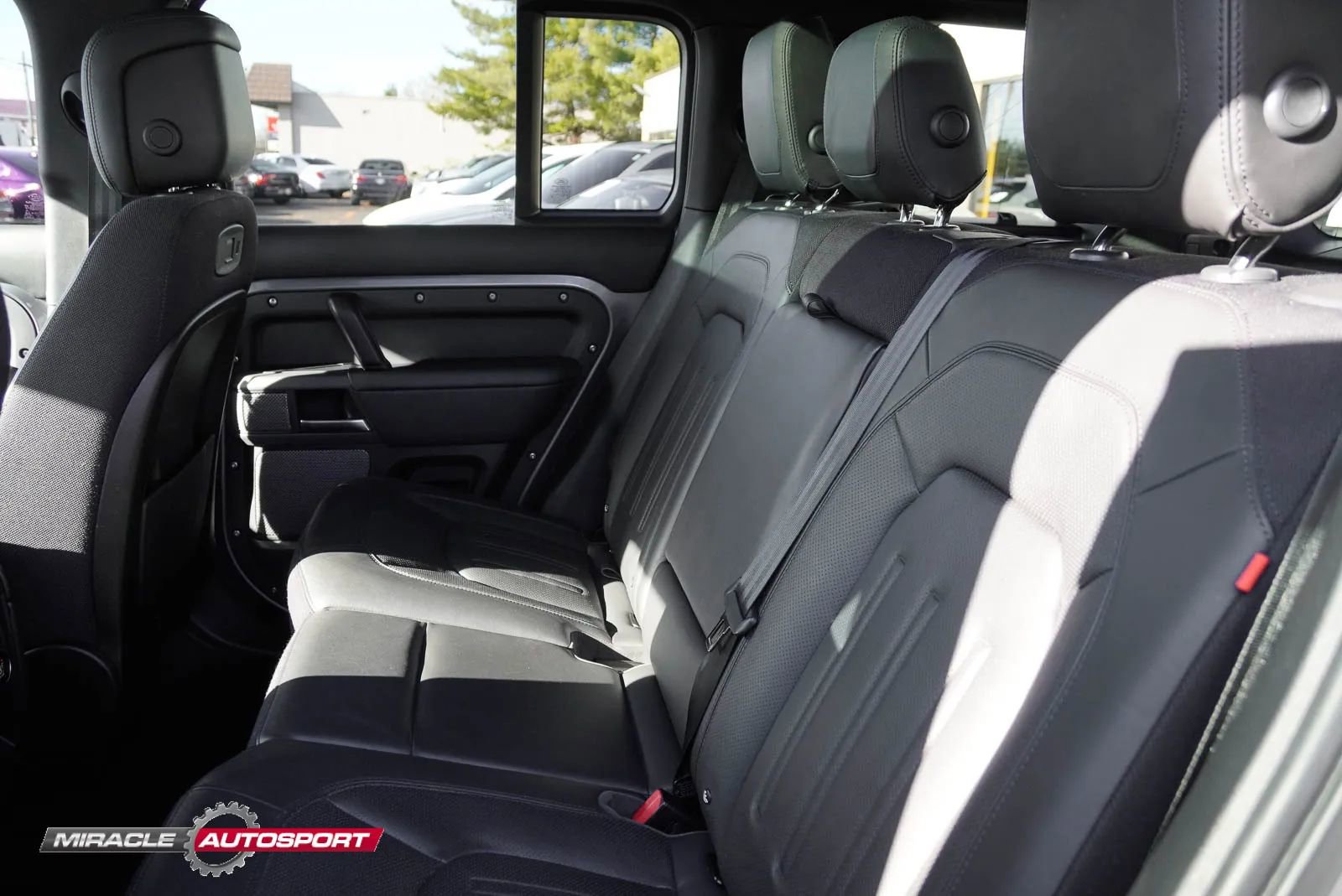 Used 2020 Land Rover Defender 110 X image 21