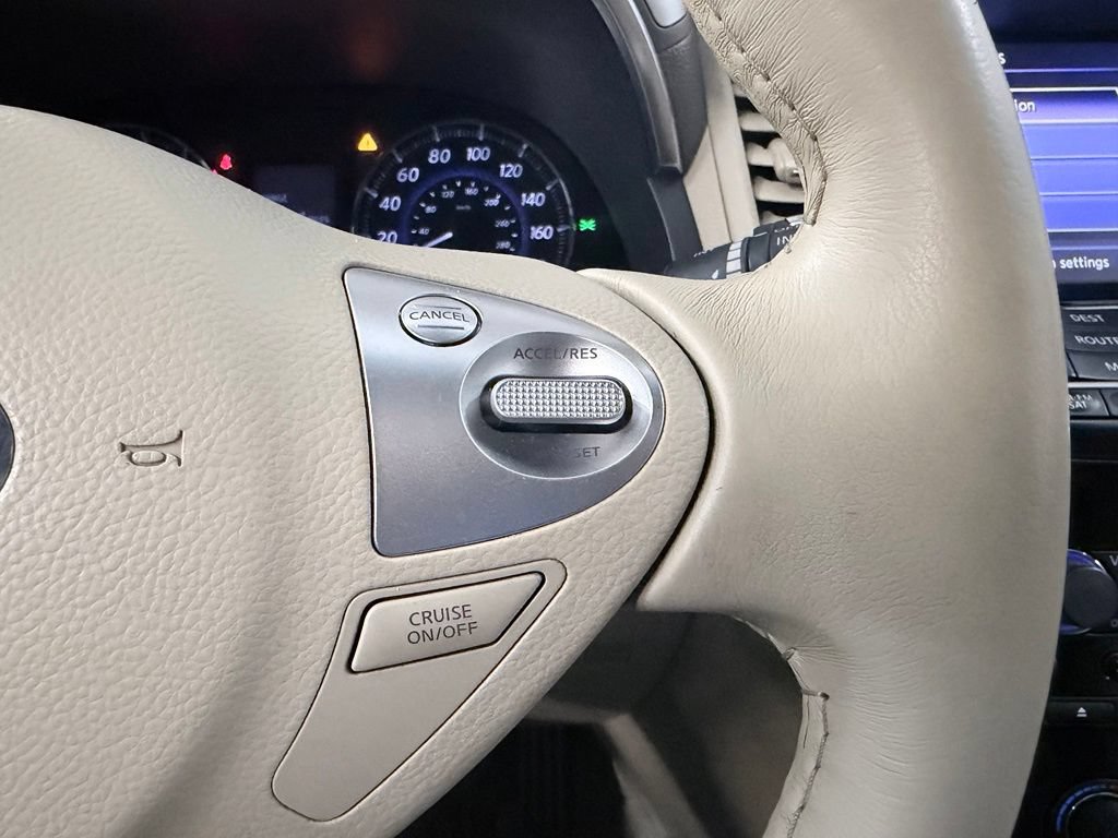 Used 2015 INFINITI QX70 2WD w/ Premium Package image 26