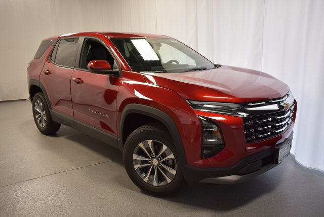New 2026 Chevrolet Equinox LT w/ Convenience Package II AWD/4WD image 2