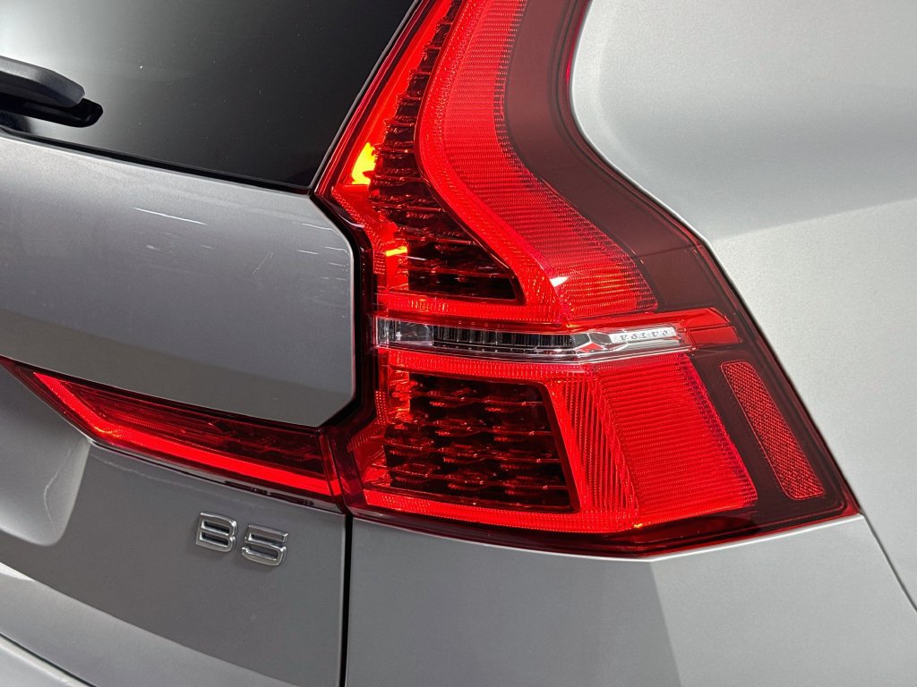 Used 2022 Volvo XC60 B5 Inscription w/ Advanced Package FWD image 34