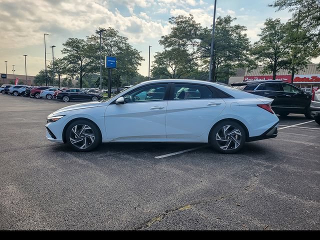 Used 2025 Hyundai Elantra SEL FWD image 9
