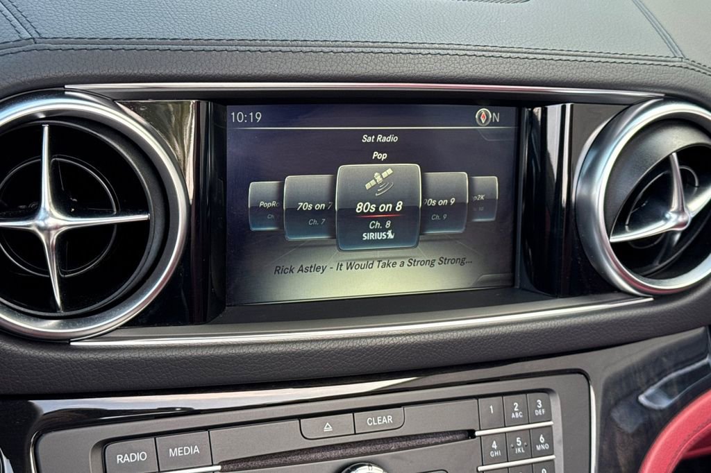 Used 2020 Mercedes-Benz SL 550 image 21