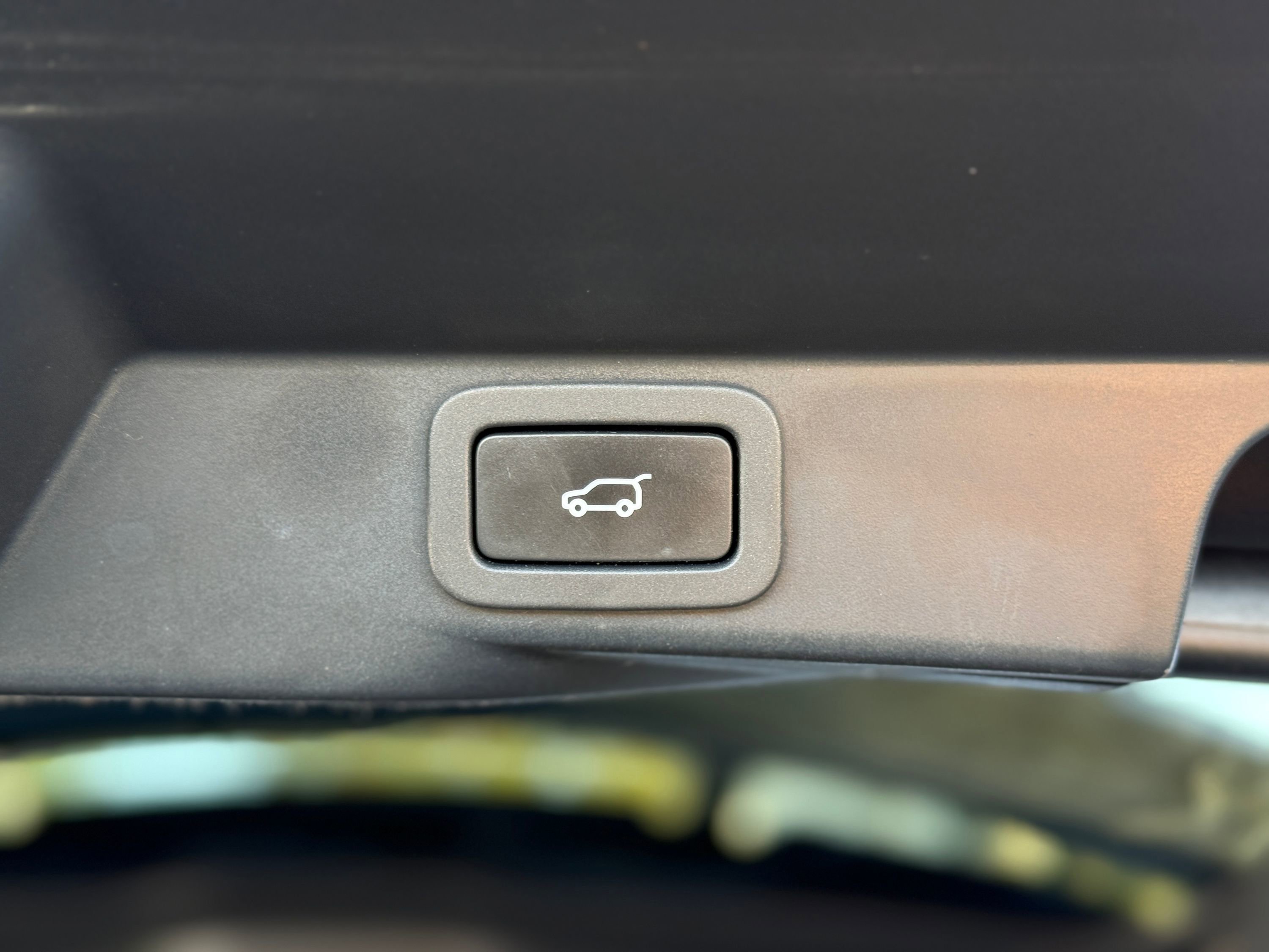 Used 2020 Land Rover Range Rover Sport HSE image 16