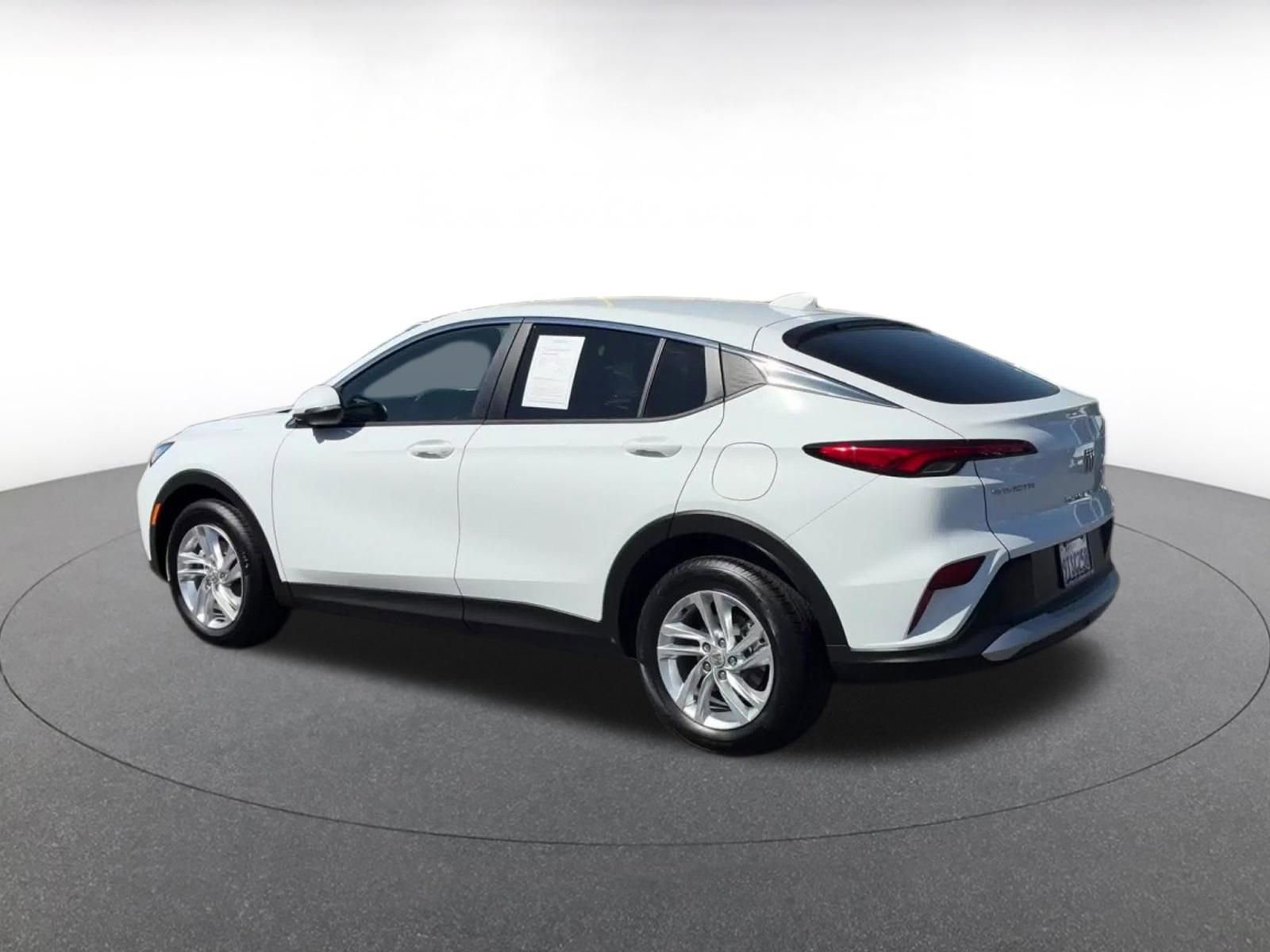 Used 2025 Buick Envista Preferred image 10