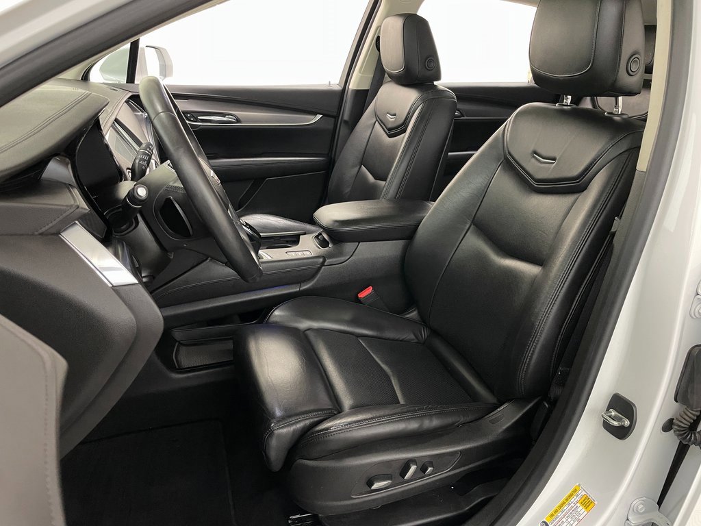 Used 2017 Cadillac XT5 Luxury w/ Driver Awareness Package image 29