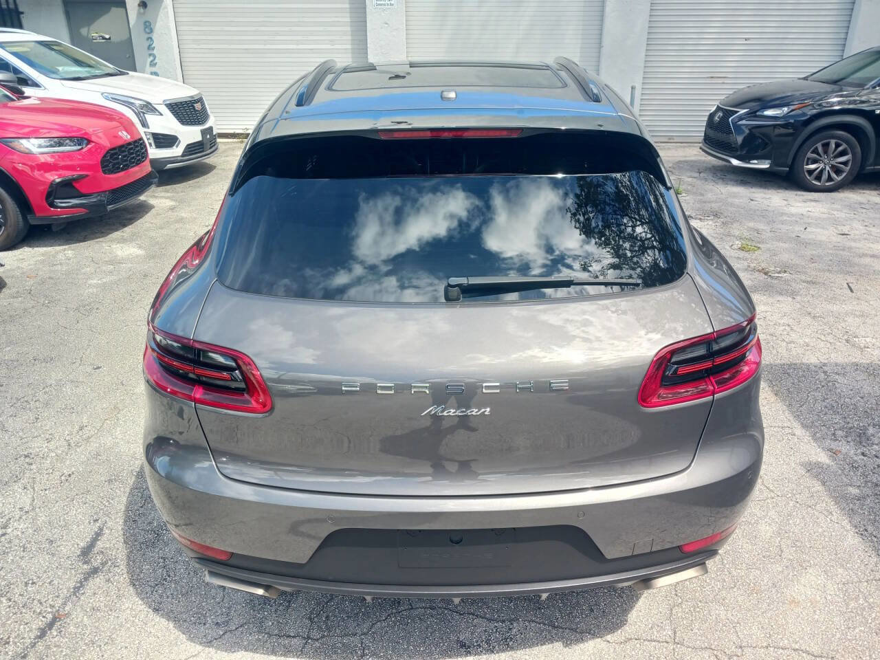 Used 2017 Porsche Macan image 11