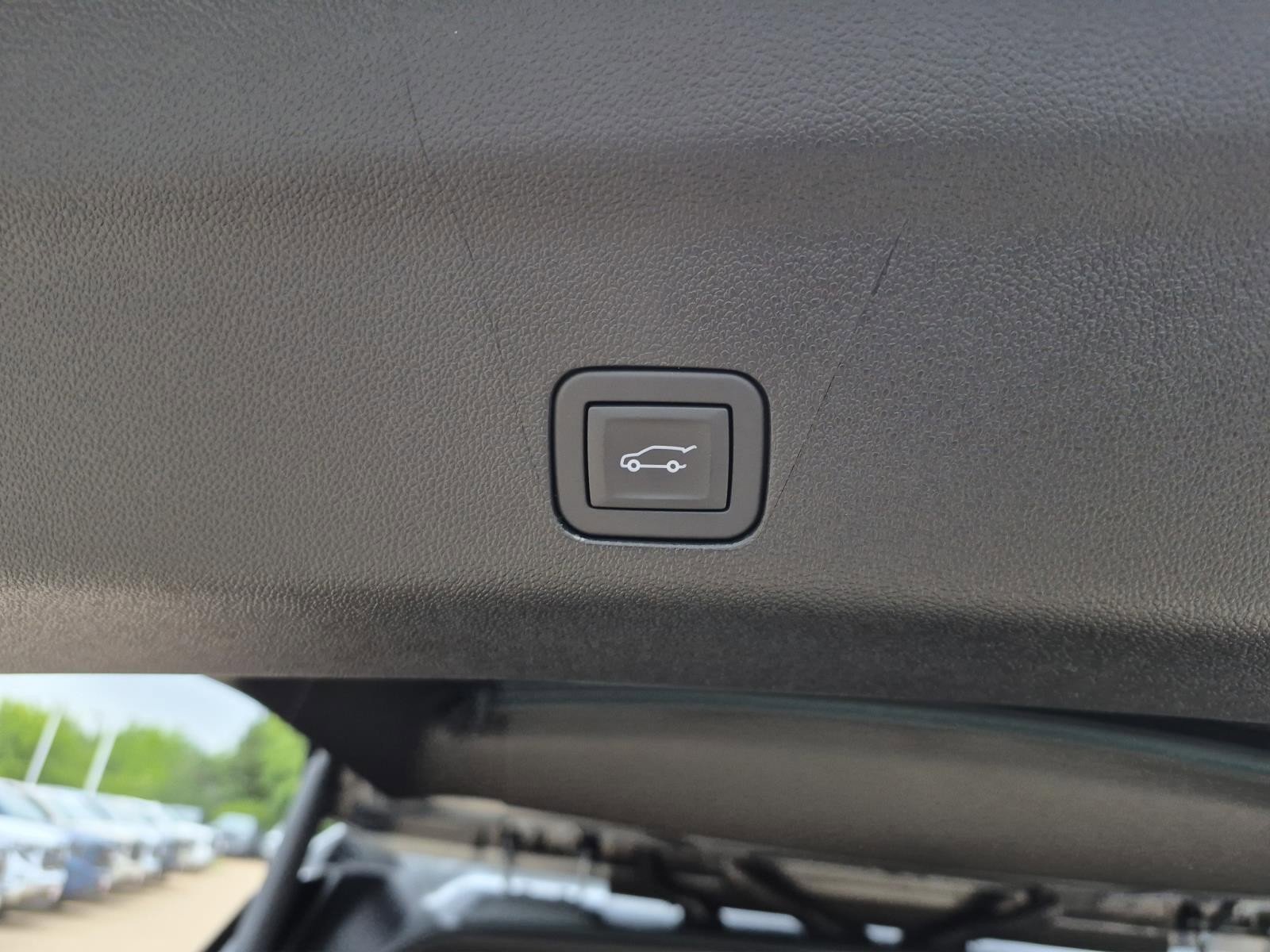 New 2026 GMC Yukon Denali Ultimate w/ LPO, Floor Liner Package image 8