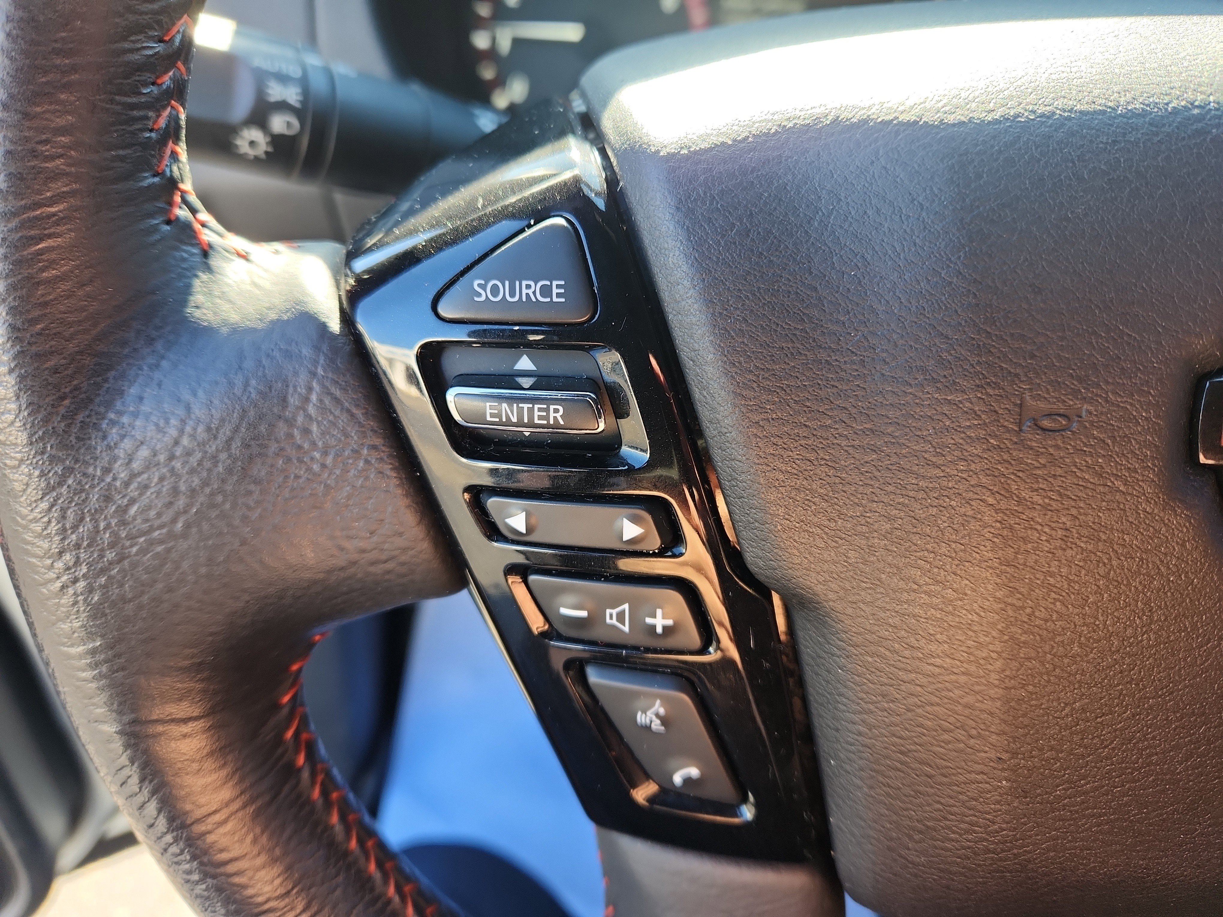 Used 2022 Nissan Frontier Pro-X image 27