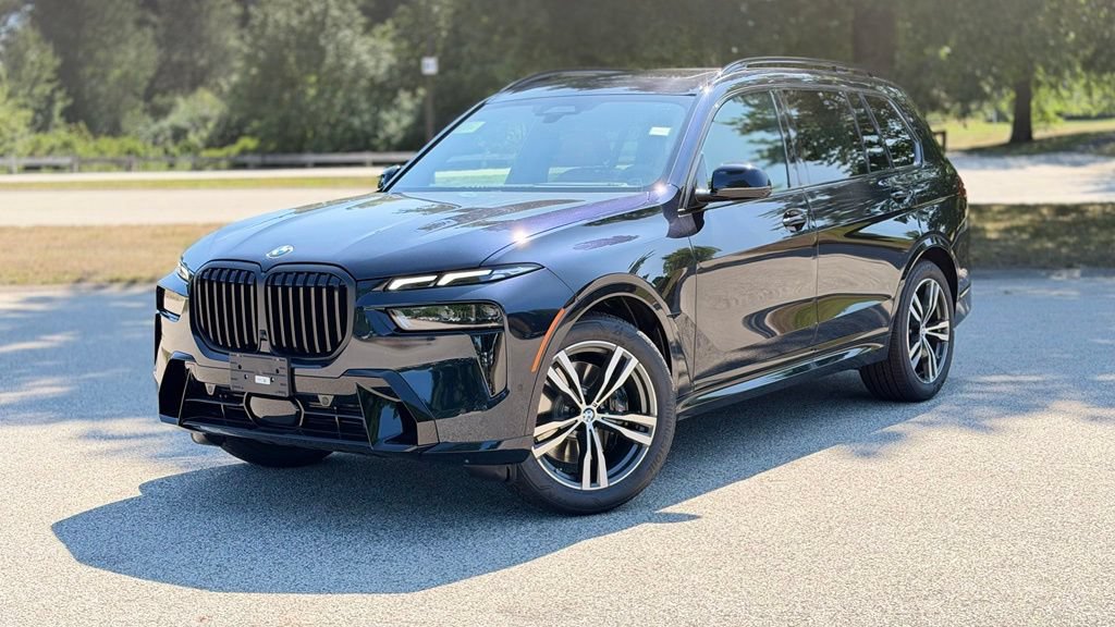 New 2027 BMW X7 xDrive40i w/ M Sport Package AWD/4WD image 1