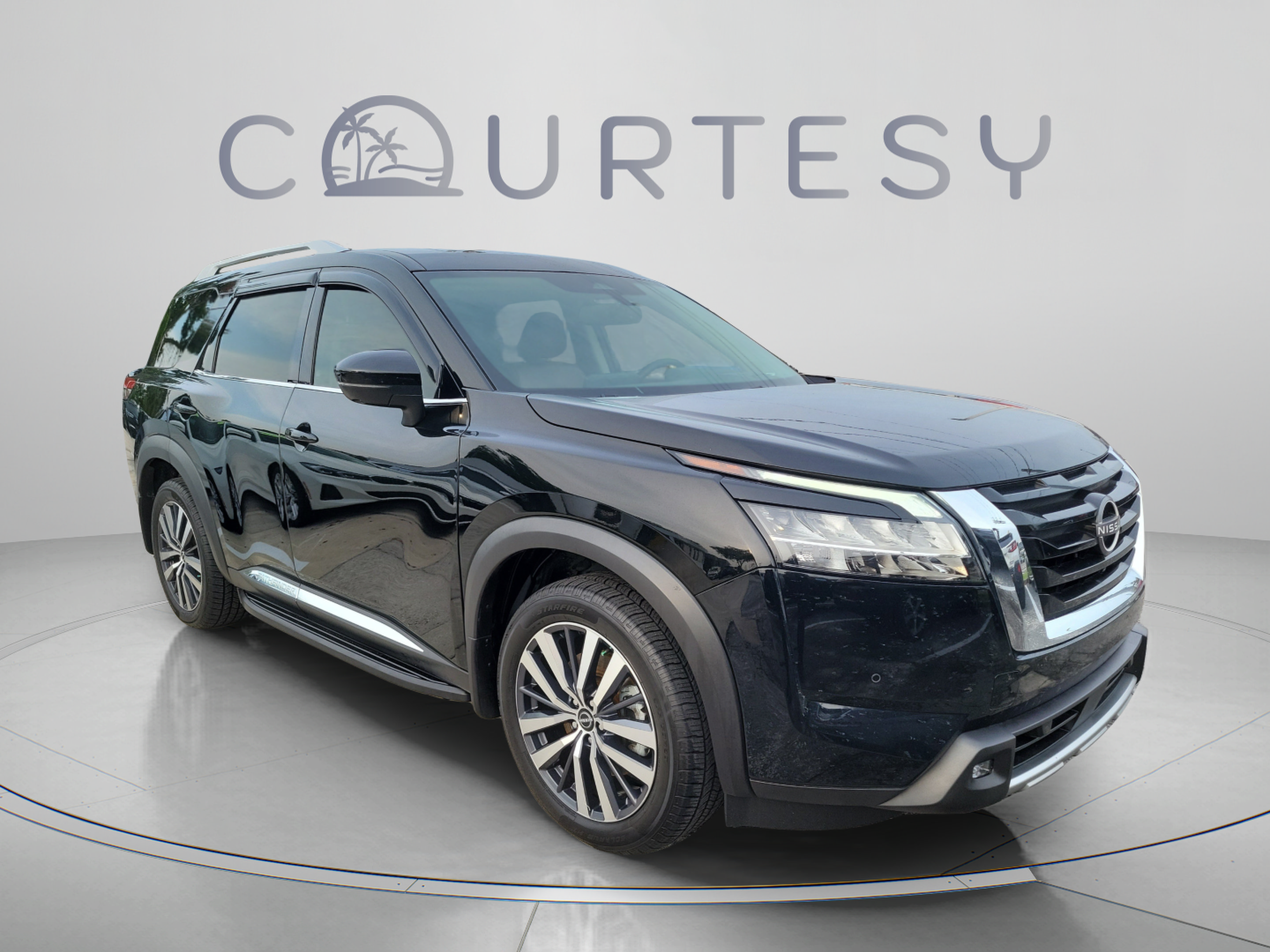 Used 2022 Nissan Pathfinder Platinum w/ Cargo Package AWD/4WD image 5