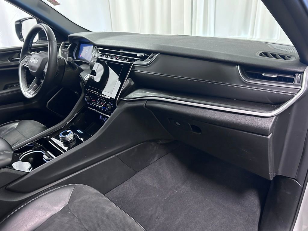 Used 2022 Jeep Grand Cherokee Altitude image 21