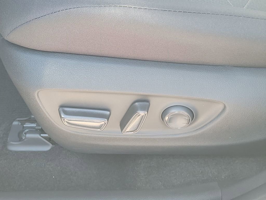 New 2025 Toyota RAV4 XLE image 29