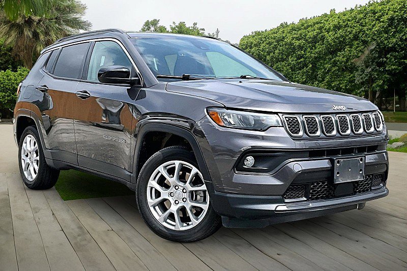 Used 2023 Jeep Compass Latitude AWD/4WD image 9
