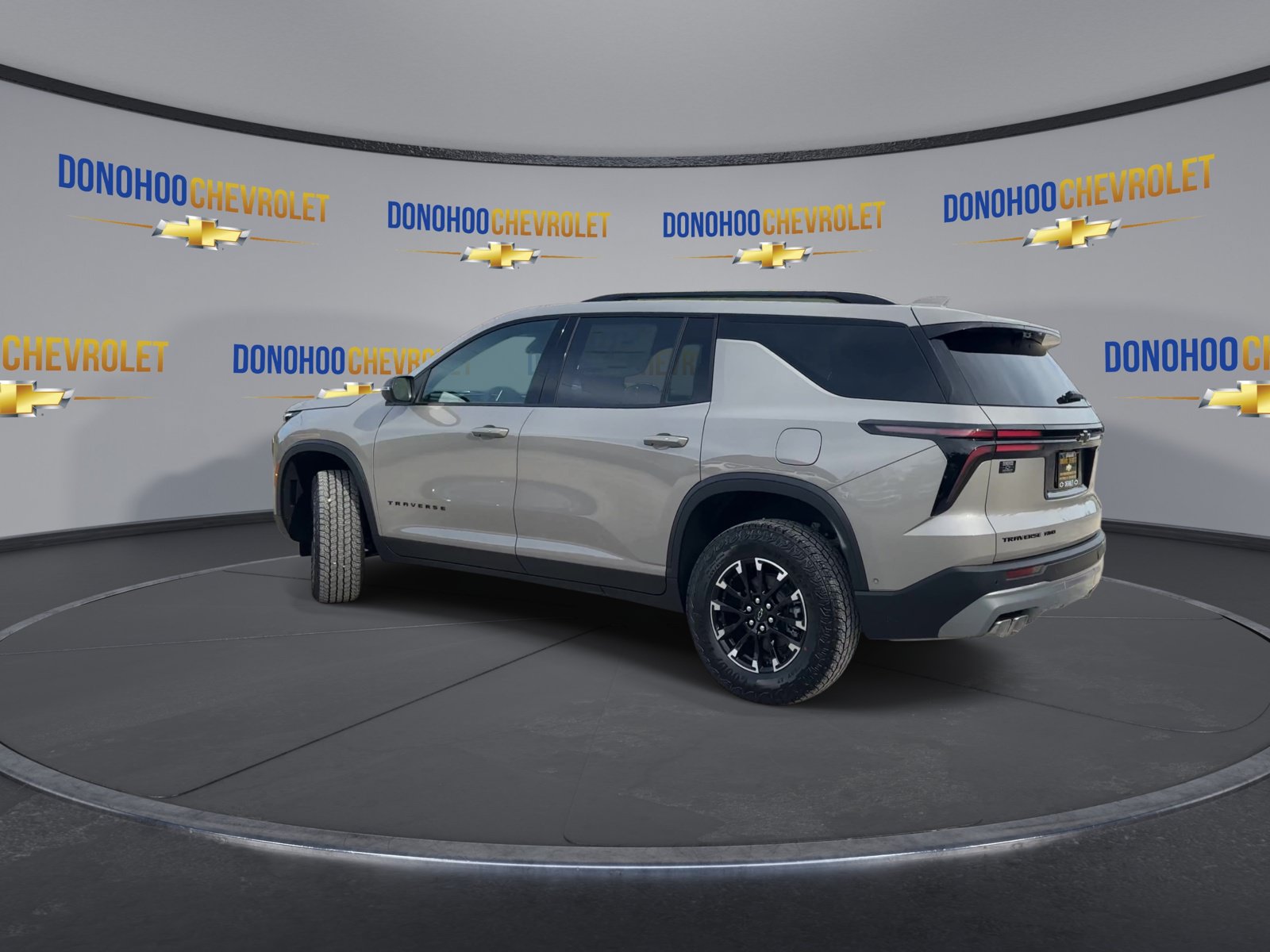 New 2026 Chevrolet Traverse Z71 w/ Enhanced Driving Package AWD/4WD image 9